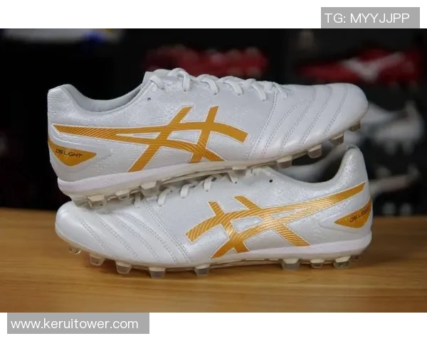 足球明星亲笔签名球鞋的魅力与价值探秘，收藏爱好者的最佳选择